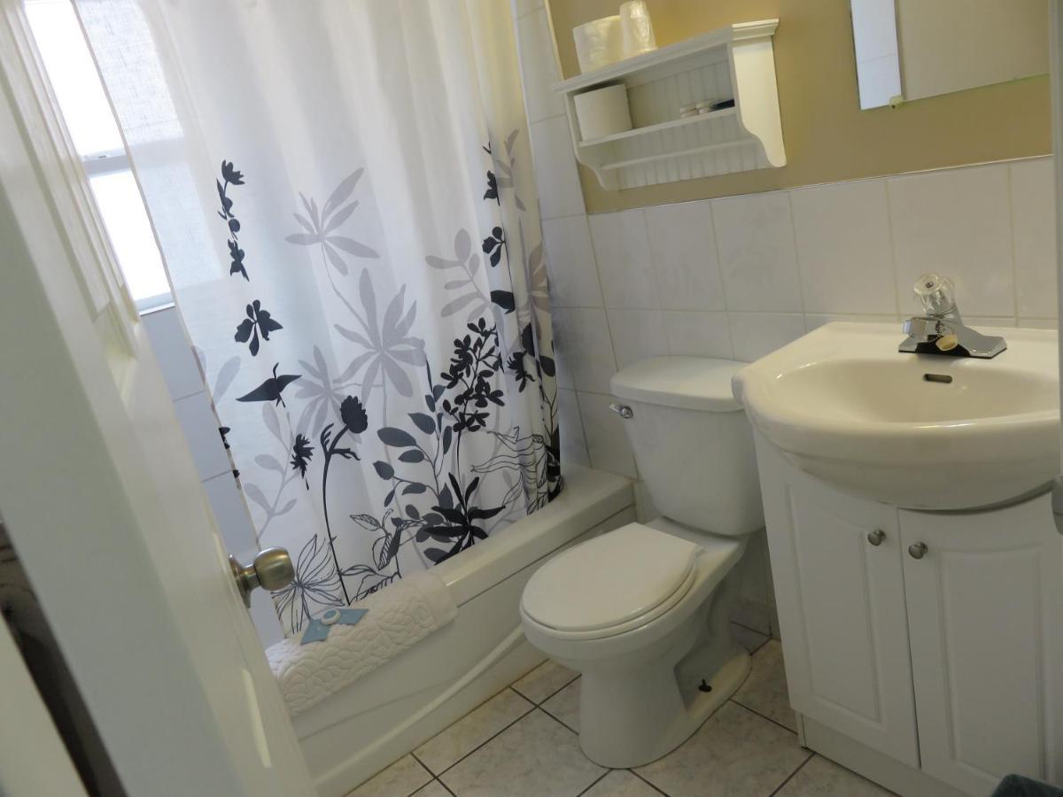 Flamingo Motel Пентіктон Екстер'єр фото