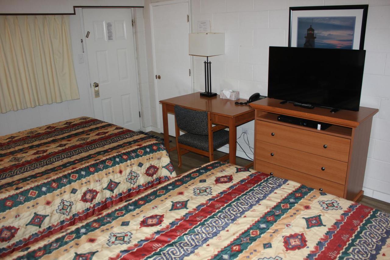 Flamingo Motel Пентіктон Екстер'єр фото