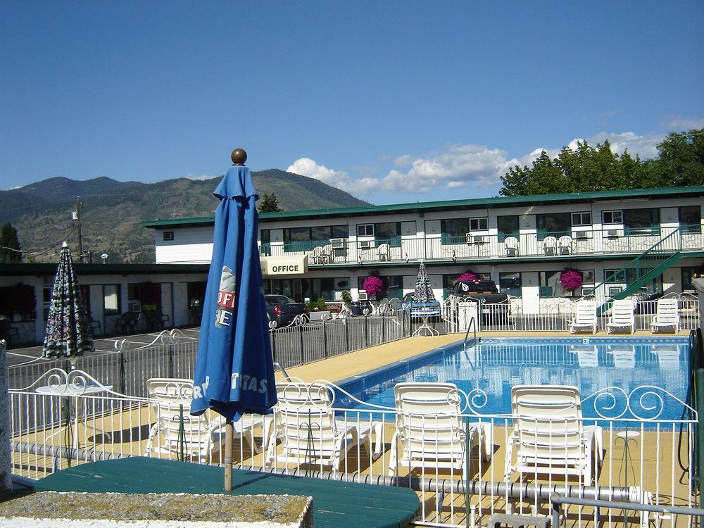 Flamingo Motel Пентіктон Екстер'єр фото