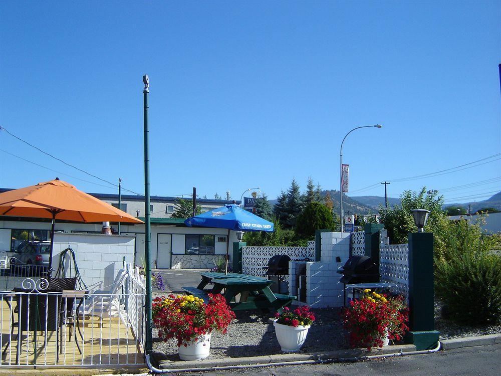 Flamingo Motel Пентіктон Екстер'єр фото